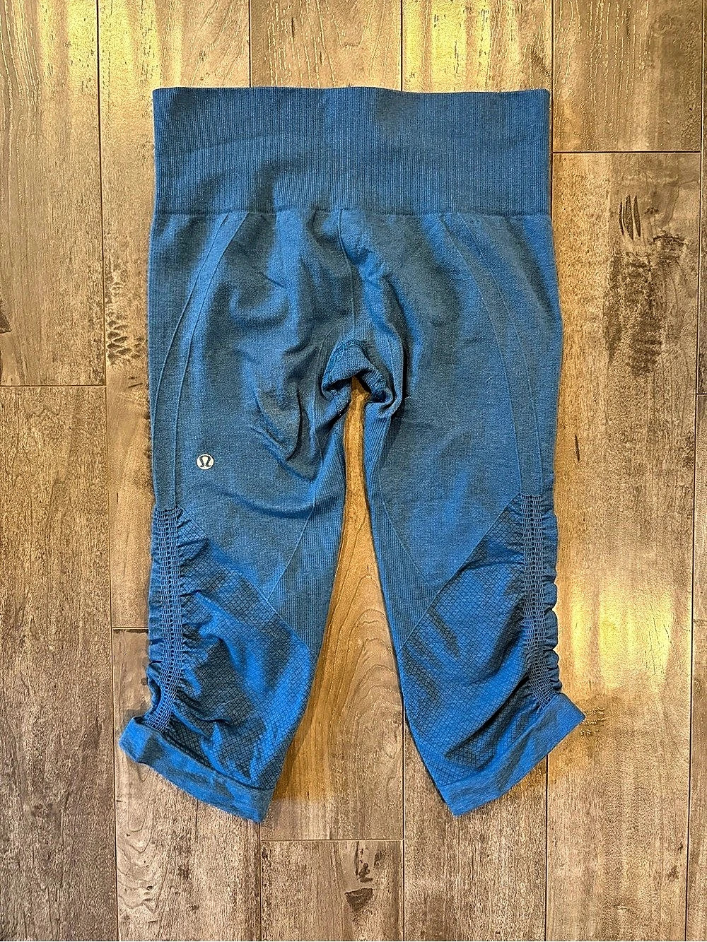 Lululemon Blue Ruched Crop Leggings